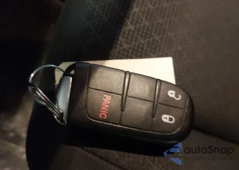 2018 Jeep Grand Cherokee Laredo E 4X4 z USA, uszkodzony, nr VIN 1C4RJFAG4JC236637